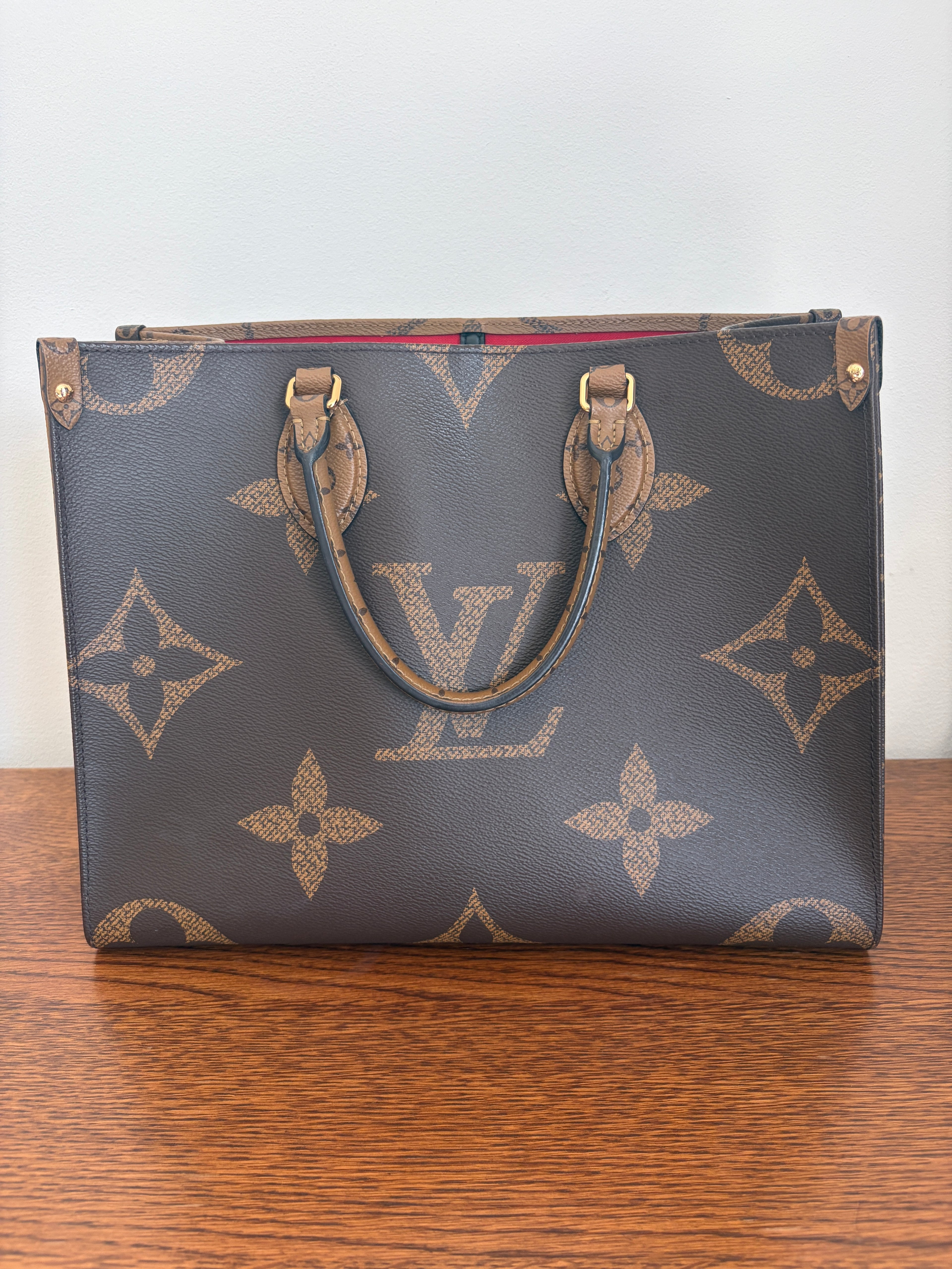 Louis Vuitton OnTheGo MM