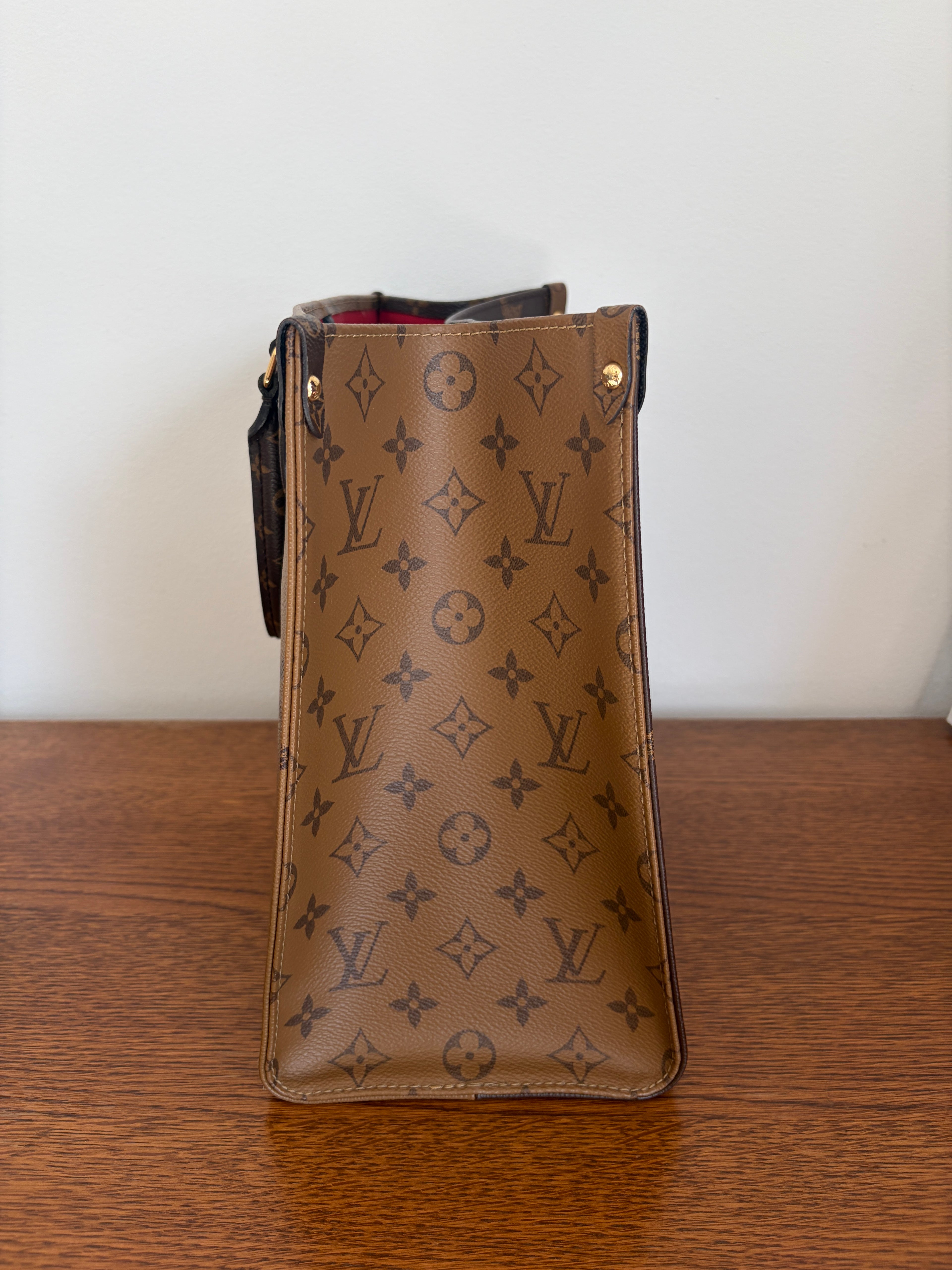 Louis Vuitton OnTheGo MM