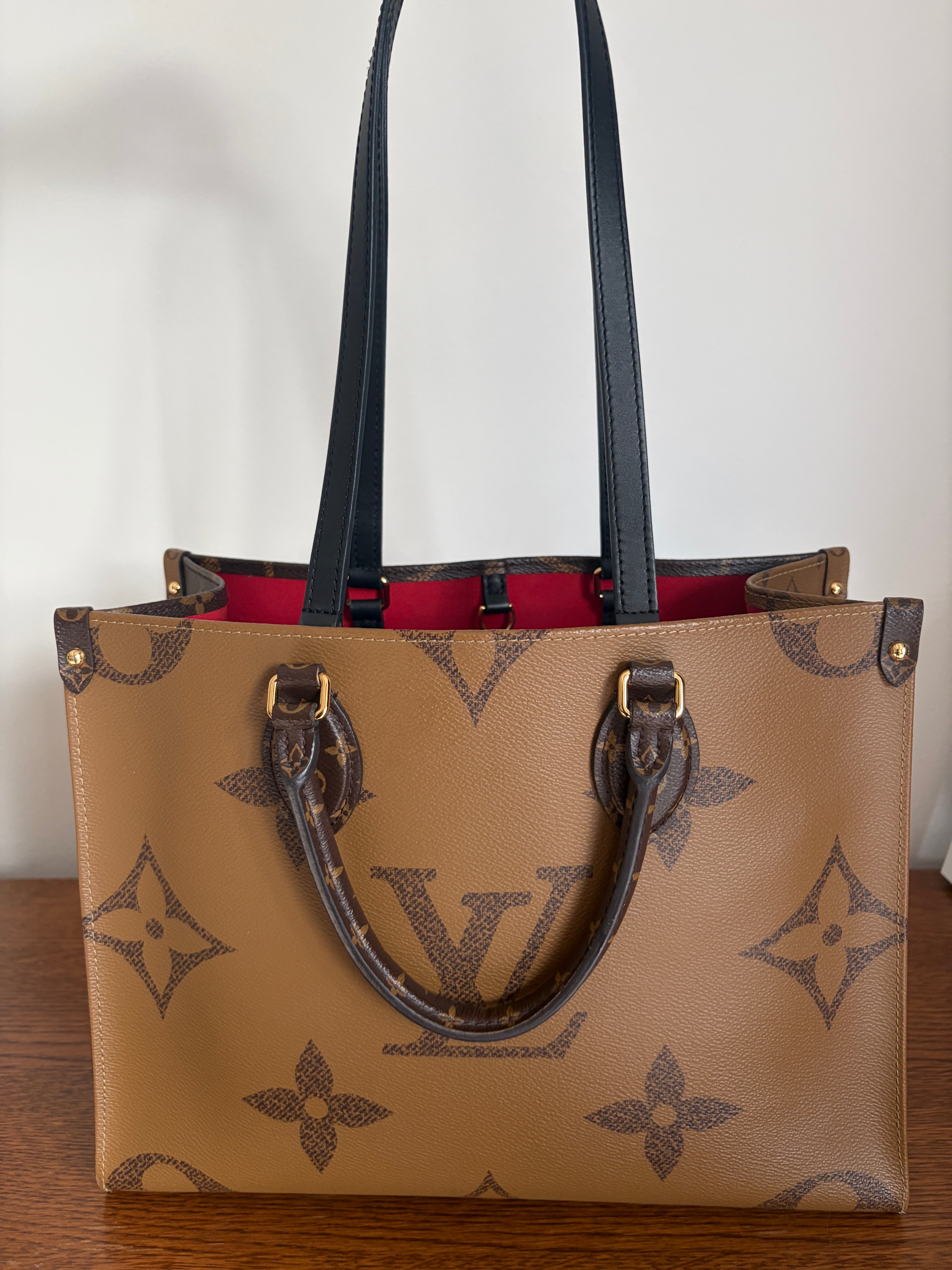 Louis Vuitton OnTheGo MM